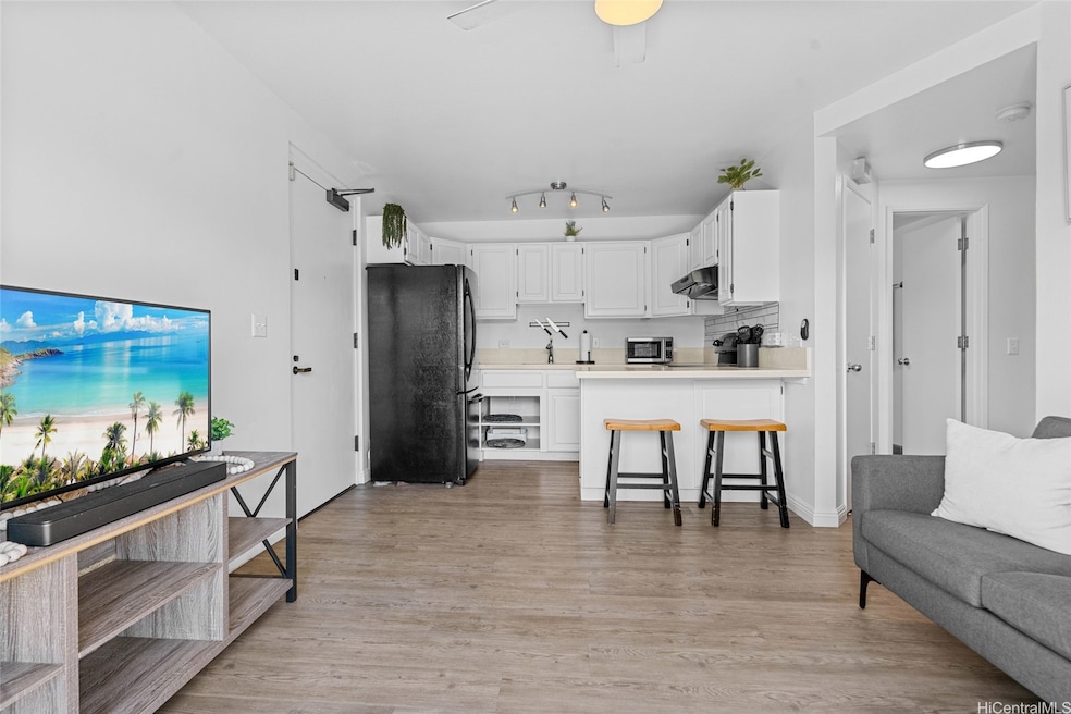 1432 Keeaumoku St unit 201, Honolulu, HI 96822 - photo 1