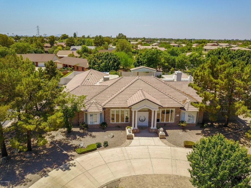 Spectacular Custom Home!