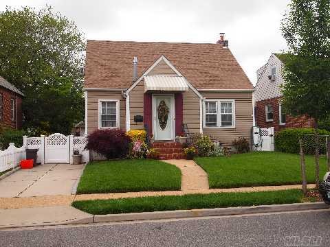 11 Clinton St, Elmont, NY 11003 - photo 1
