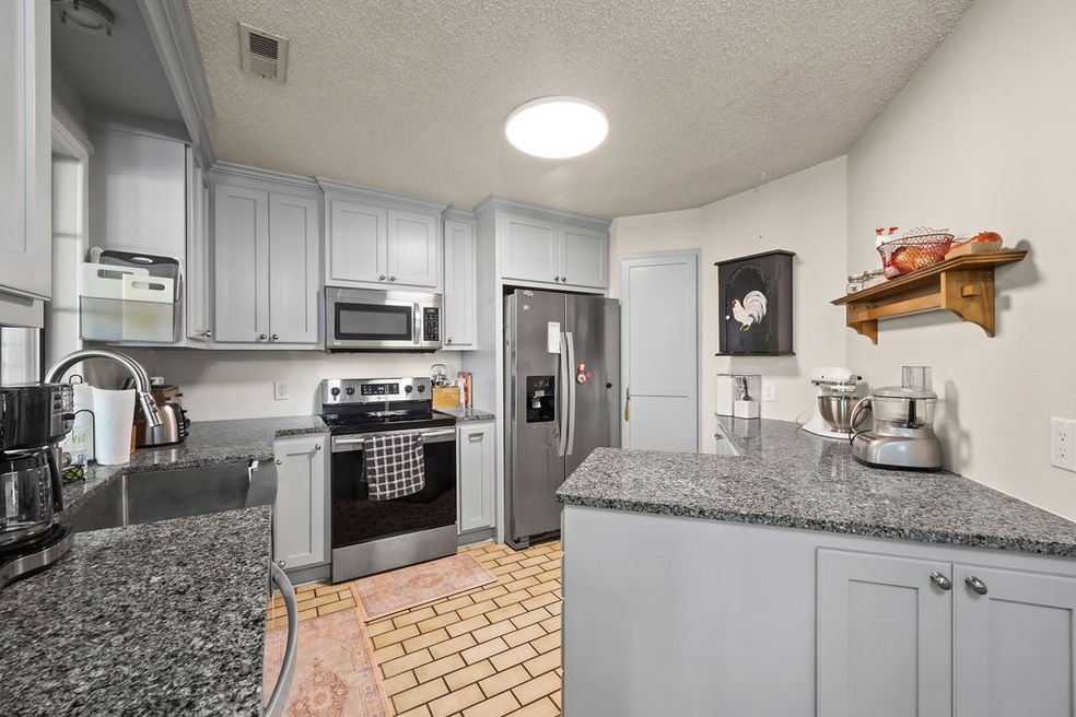 606 N Valley Dr W, Rogers, AR 72756 - photo 1