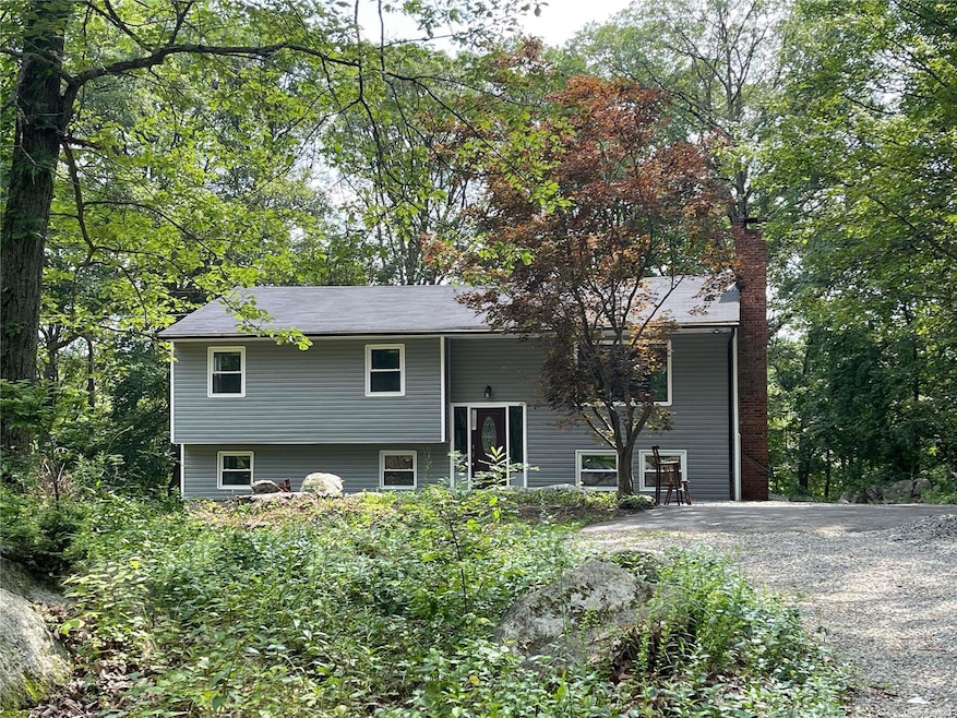 29 Hilltop Ct, Carmel, NY 10512 - photo 1