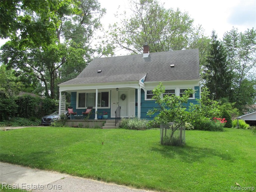 Front yard 2.jpg
