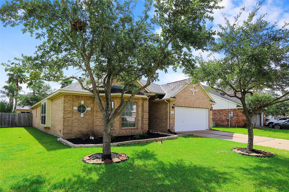 3611 Shasta Ct, Pearland, TX 77584 - photo 1