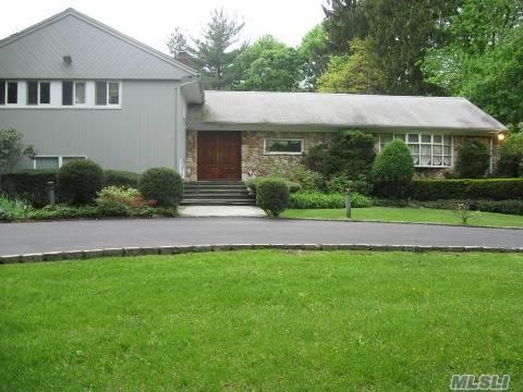 8 Briar Ln, Great Neck, NY 11024 - photo 1