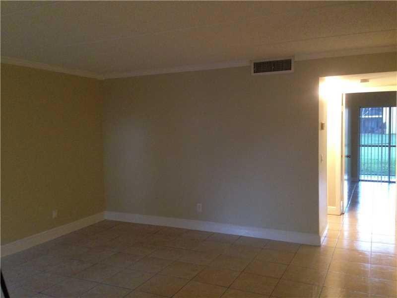 219 Meadows Cir unit 219, Boynton Beach, FL 33436 - photo 1