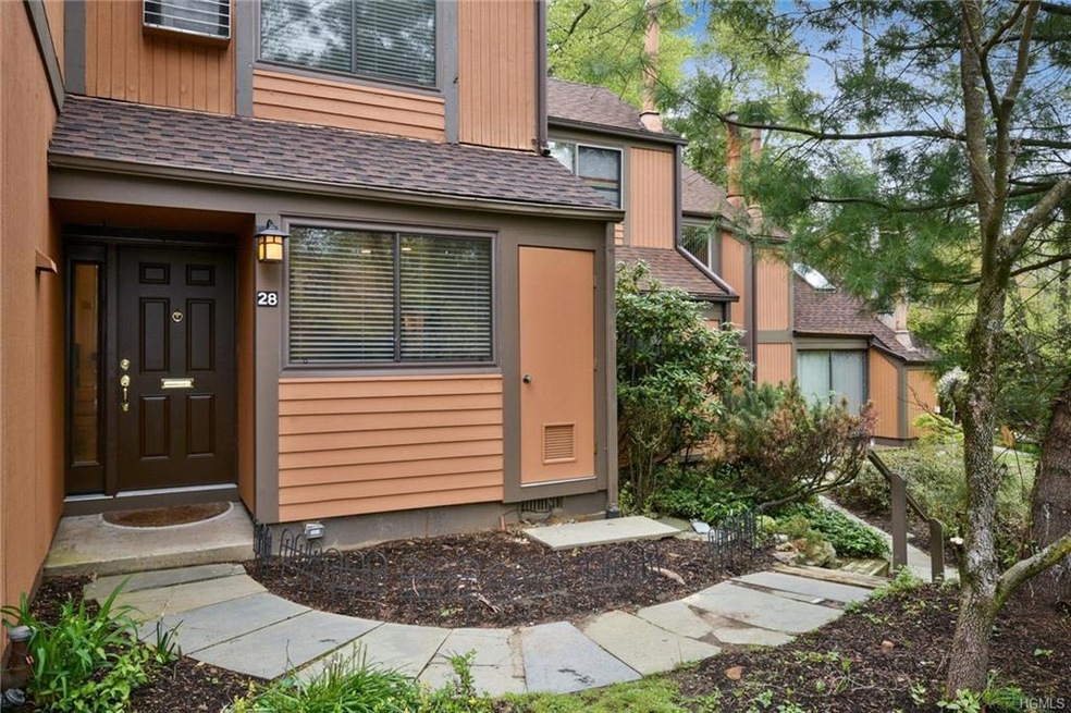 28 Round Hill Rd unit 107, Dobbs Ferry, NY 10522 - photo 1