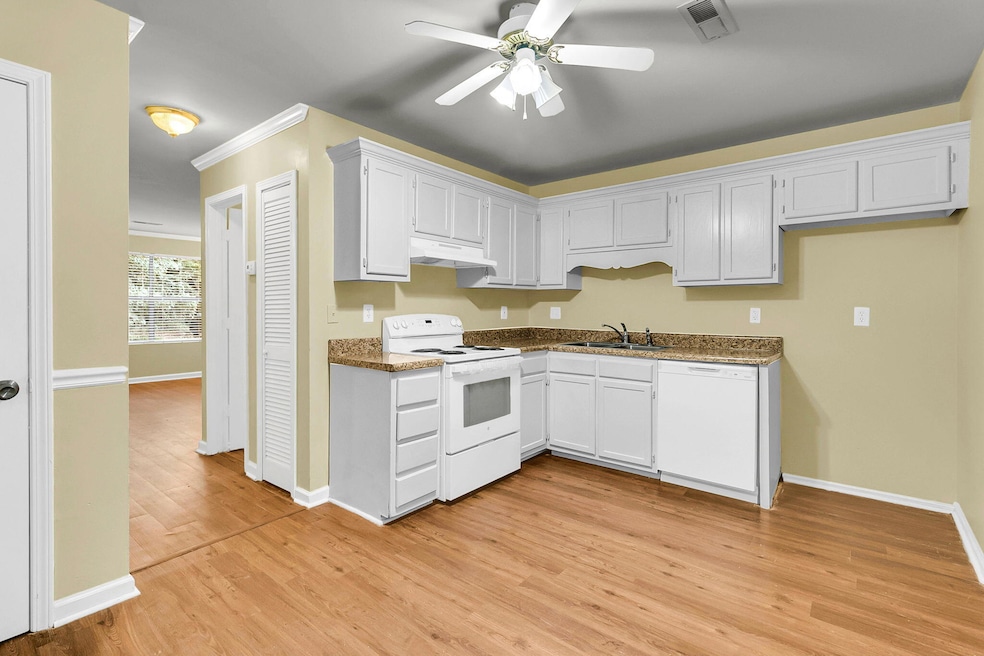 6239 Lucille Dr unit 17D, North Charleston, SC 29406 - photo 1