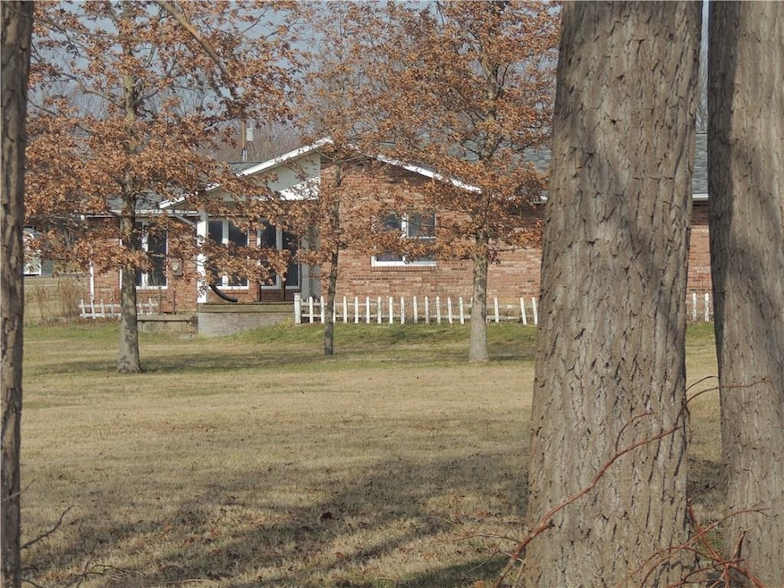 905 SE Mohawk Trail, Greensburg, IN 47240 - photo 1