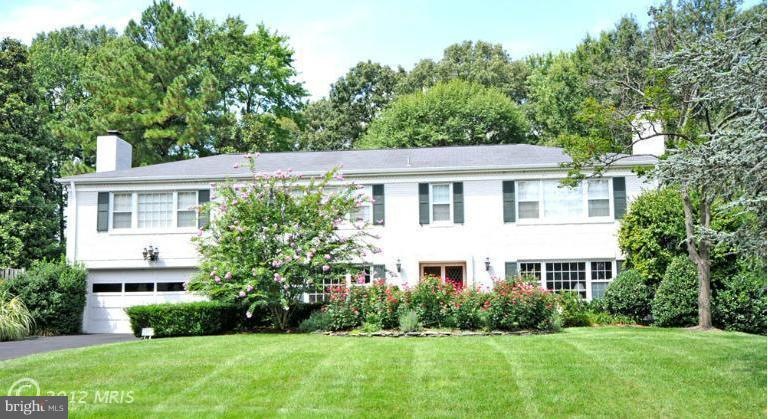 1202 Gatewood Dr, Alexandria, VA 22307 - photo 1