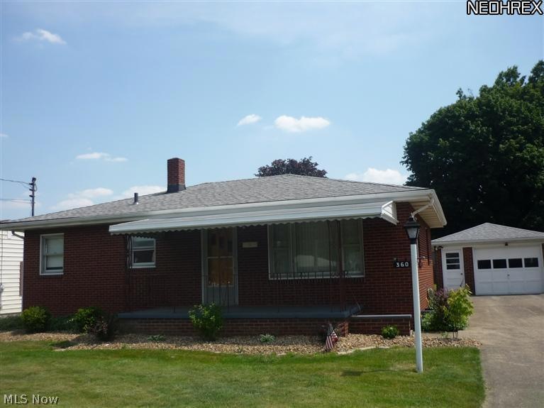 360 W Harvey St, Struthers, OH 44471 - photo 1