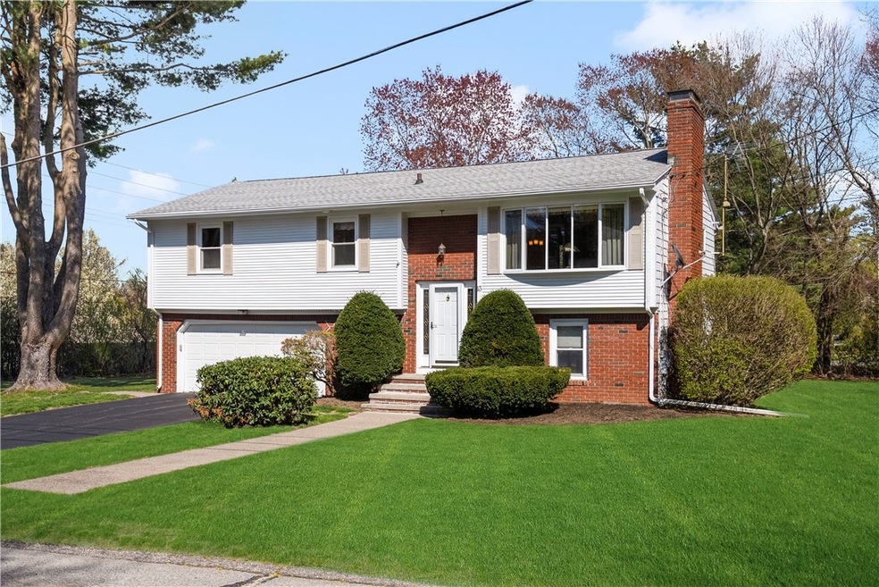 13 Lawnacre Dr, Greenville, RI 02828 - photo 1