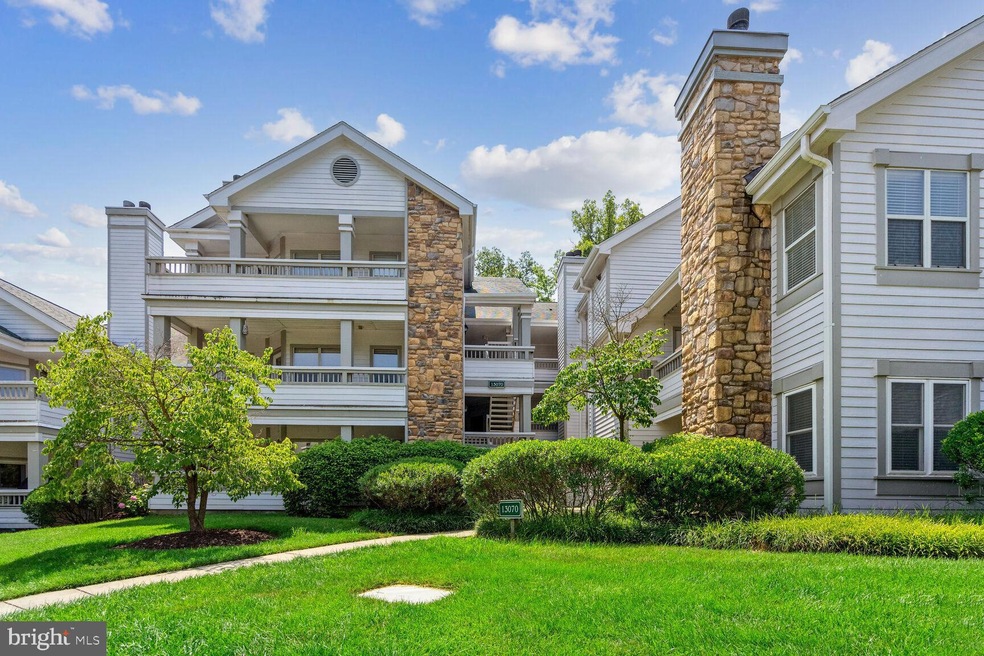 13070 Autumn Woods Way unit 202, Fairfax, VA 22033 - photo 1