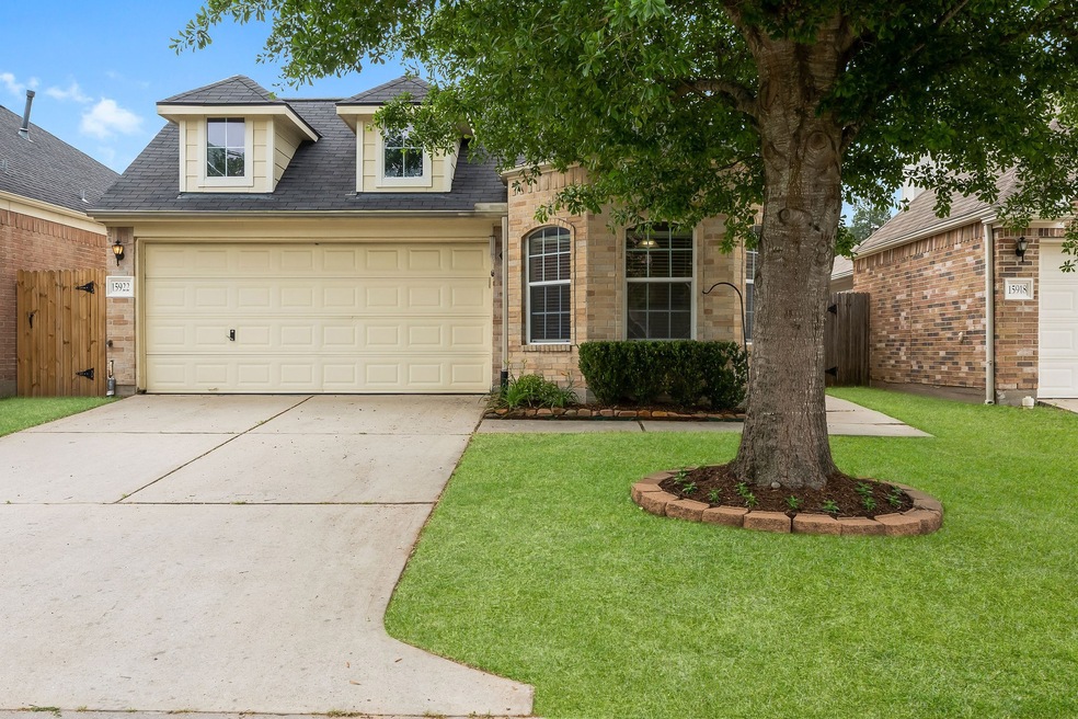 15922 Cottage Ivy Cir, Tomball, TX 77377 - photo 1