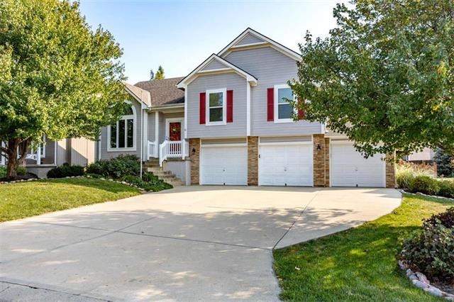 21303 W 53rd St, Shawnee, KS 66218 - photo 1