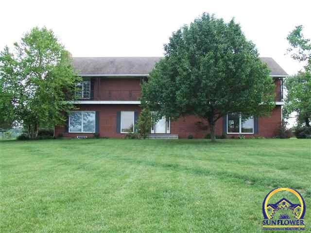 9335 SW 61st St, Topeka, KS 66610 - photo 1