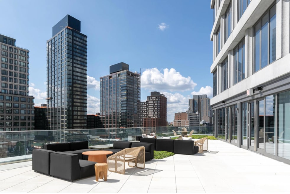 545 Vanderbilt Ave unit 17-I, Brooklyn, NY 11238 - photo 1