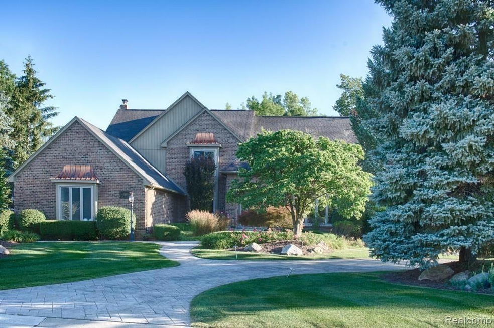 3536 Charlwood Dr, Rochester Hills, MI 48306 - photo 1