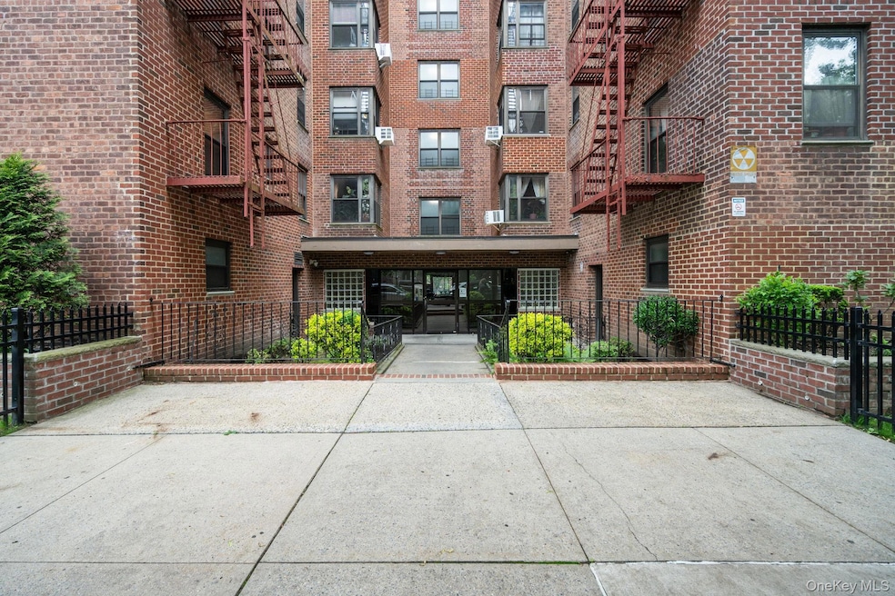 Northridge Section III unit C409, East Elmhurst, NY 11369 - photo 1