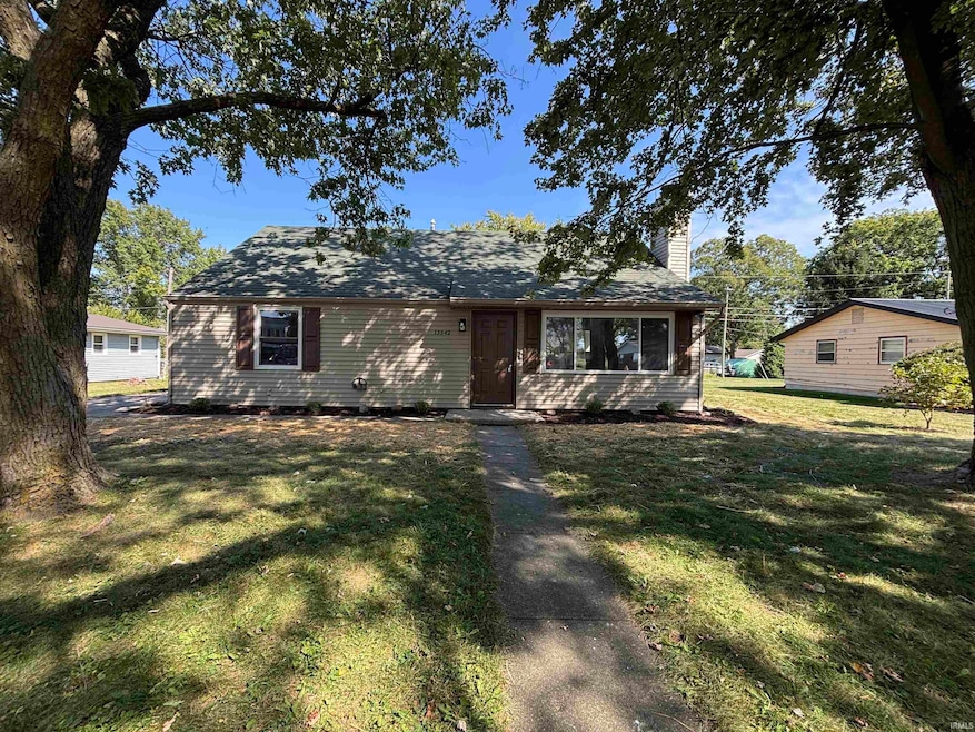 13542 Fairview Dr, Grabill, IN 46741 - photo 1