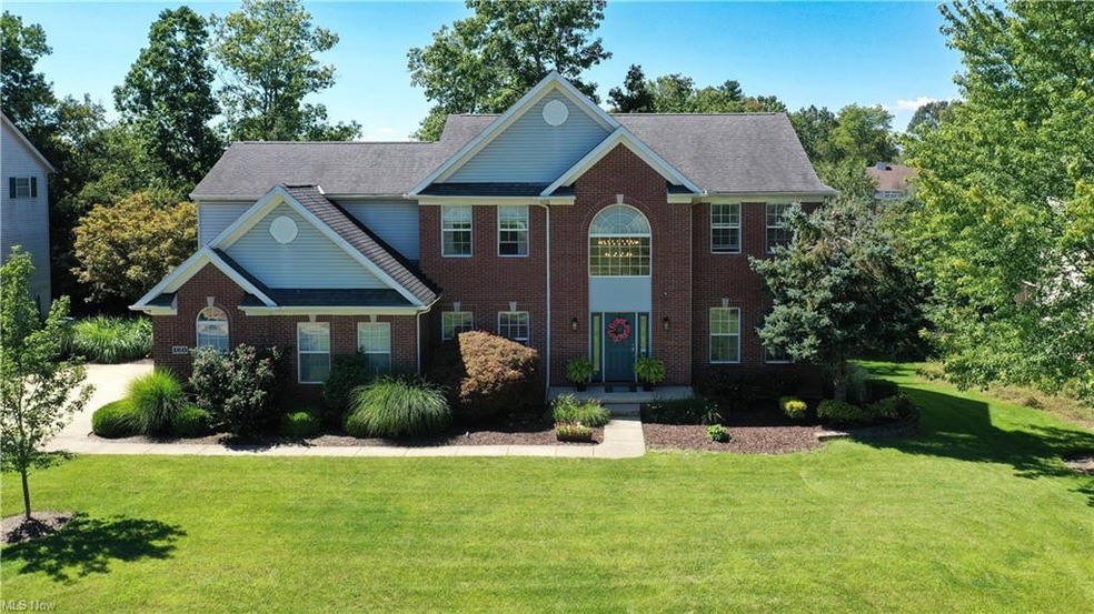 Beautiful colonial home in Aurora