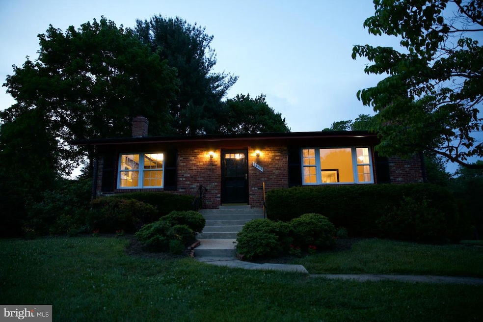 14533 Perrywood Dr, Burtonsville, MD 20866 - photo 1