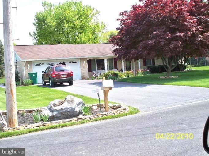 2948 Adams Dr, Chambersburg, PA 17201 - photo 1