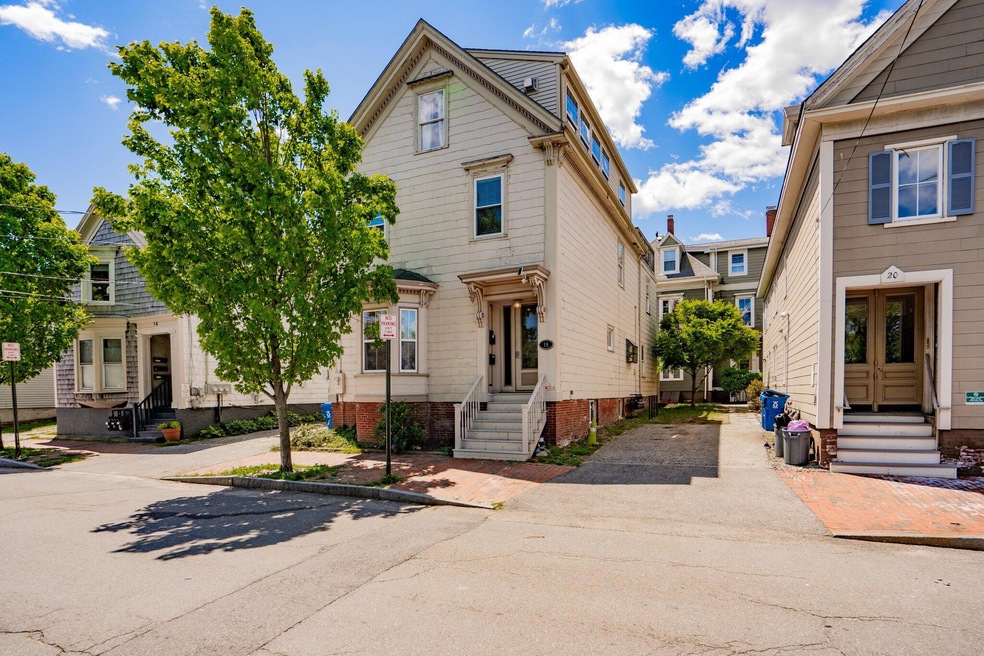 18 Hill St unit 2, Portland, ME 04102 - photo 1