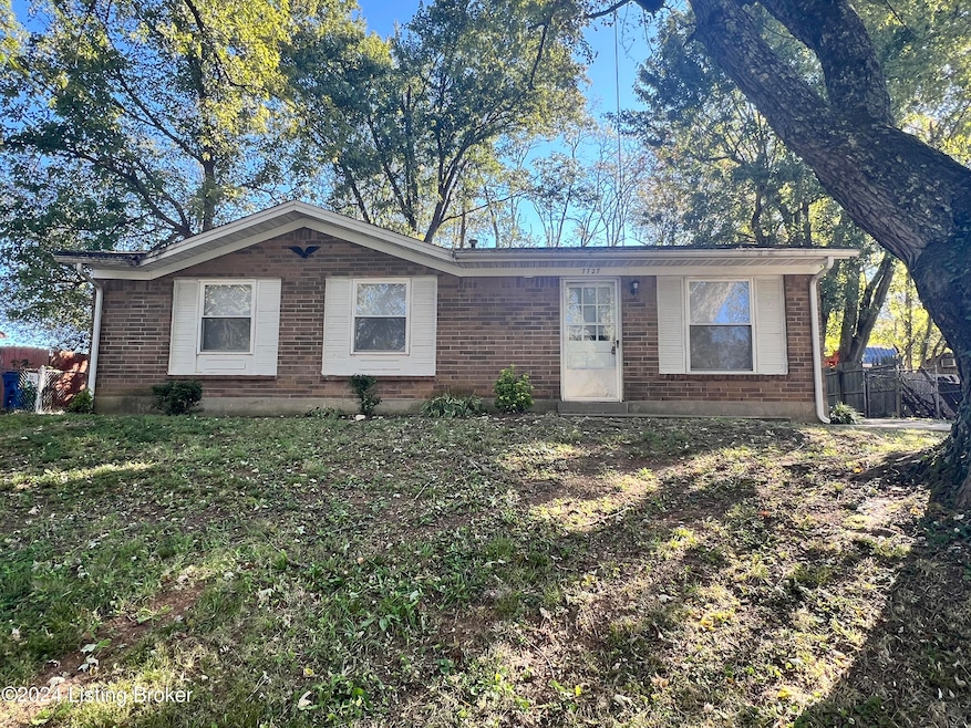 7727 Rochelle Rd, Louisville, KY 40228 - photo 1
