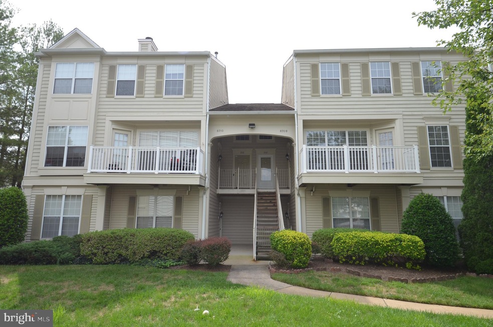 8208 Catbird Cir unit 201, Lorton, VA 22079 - photo 1