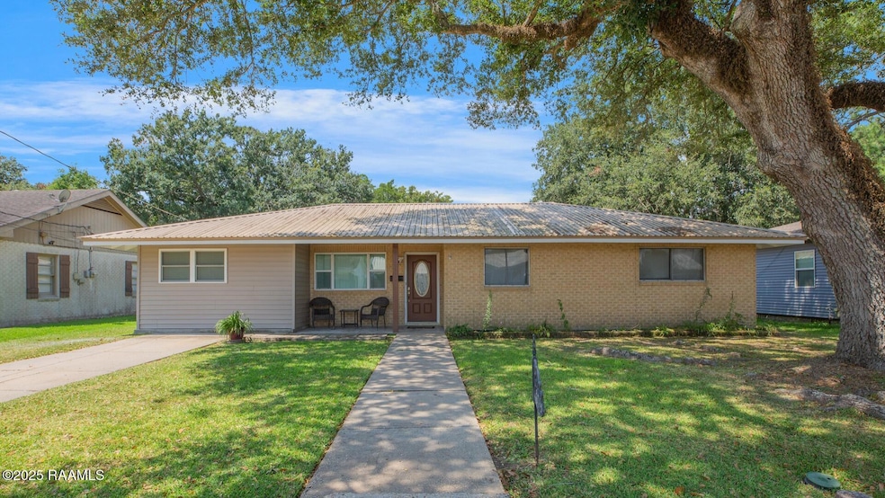 309 Azalea Dr, New Iberia, LA 70563 - photo 1