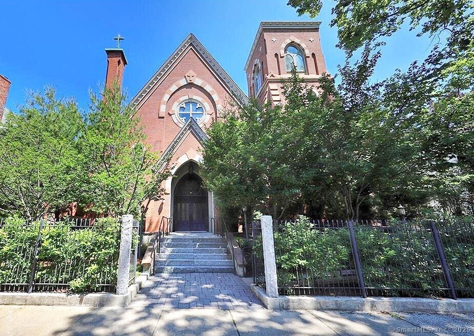 329 Greene St unit 3, New Haven, CT 06511 - photo 1