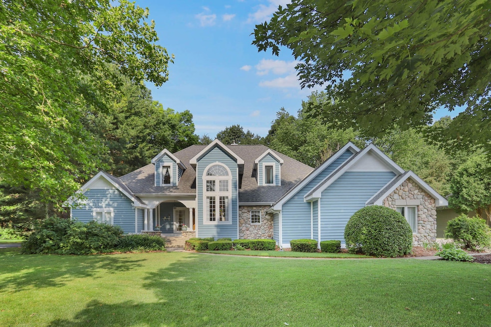 2-web-or-mls-88-bay-cir-dr (1)