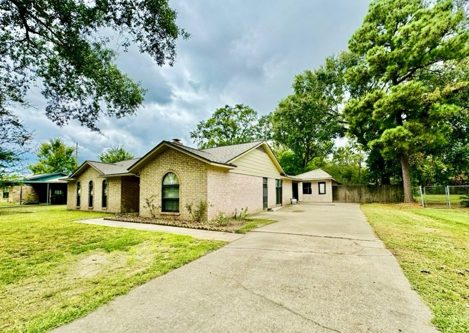 125 Frostwood Ln, Spring, TX 77386 - photo 1