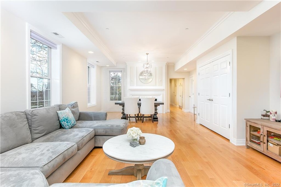 Welcome Home!! Open floor plan. Oversized windows. Easy living!