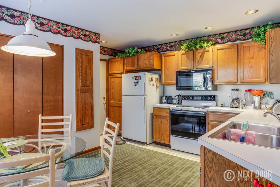 2033 Tall Meadow St NE unit 15, Grand Rapids, MI 49505 - photo 1