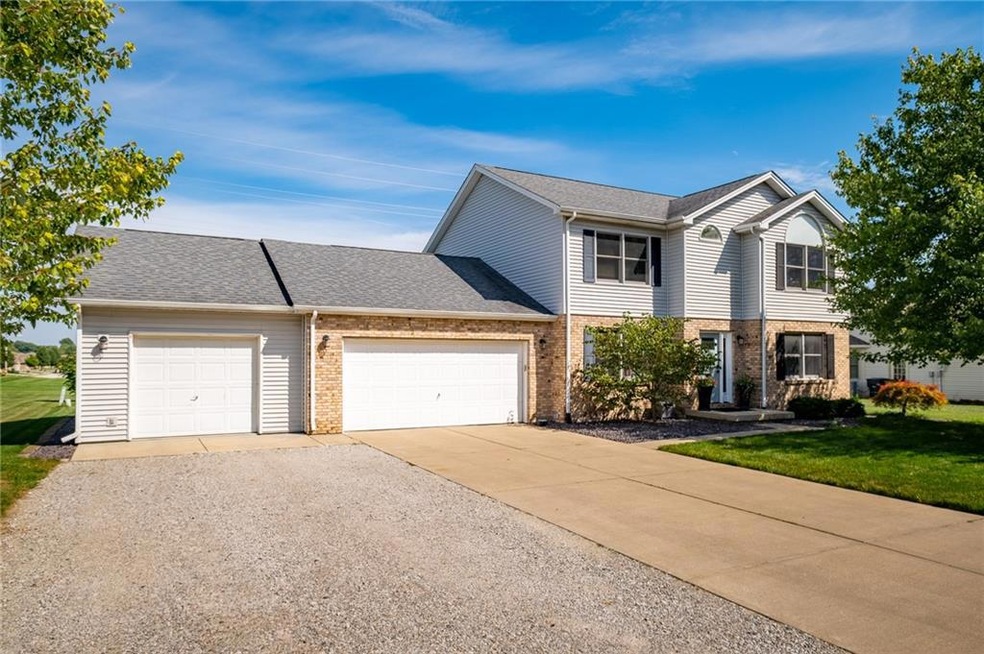 3753 Greenbriar Dr, Columbus, IN 47203 - photo 1