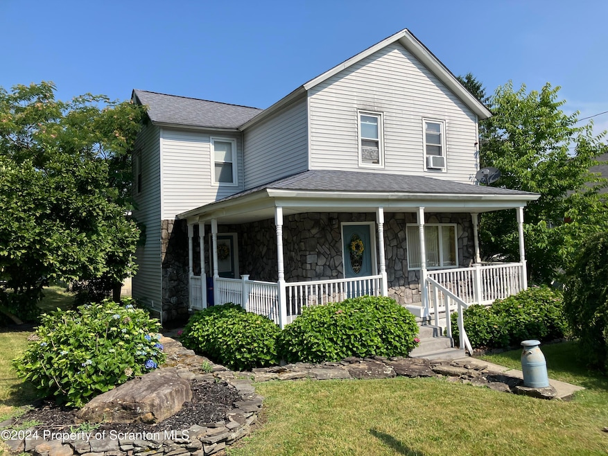 522 Packer St, Avoca, PA 18641 - photo 1