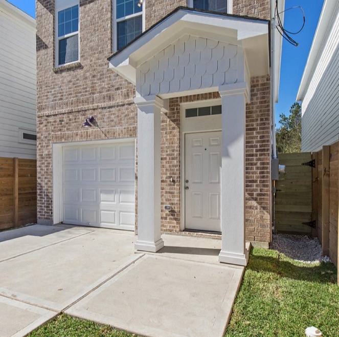 8139 Sunnyhill St, Houston, TX 77088 - photo 1