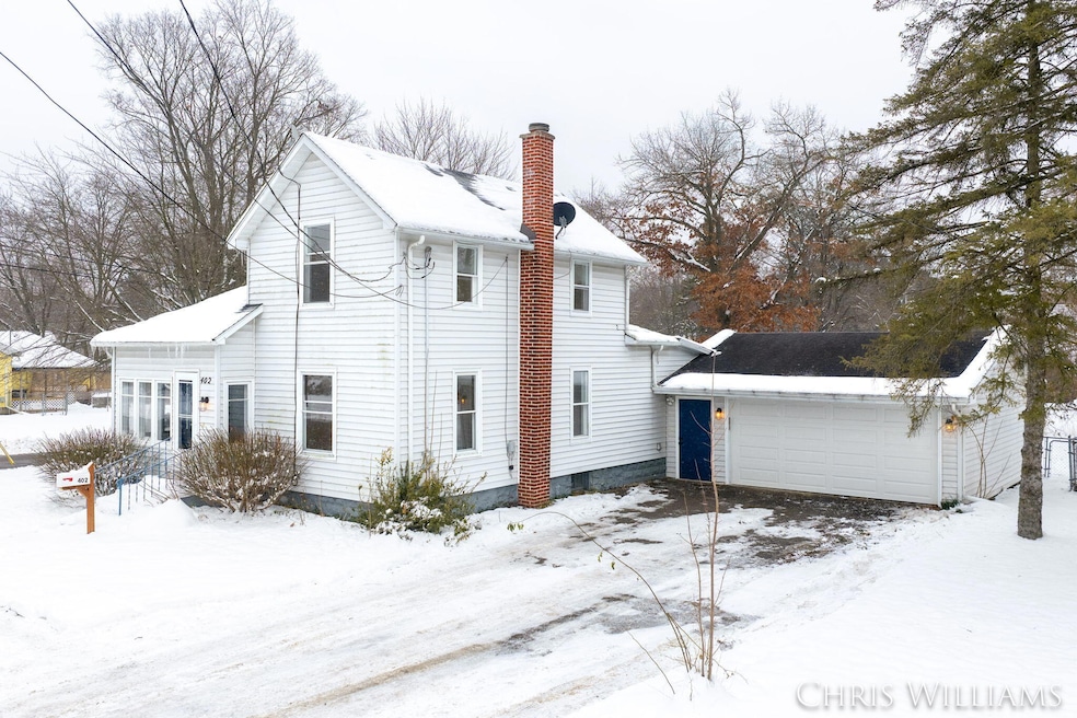 402 W Clinton St, Hastings, MI 49058 - photo 1