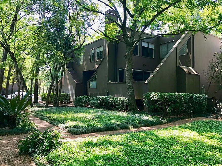 227 Litchfield Ln, Houston, TX 77024 - photo 1