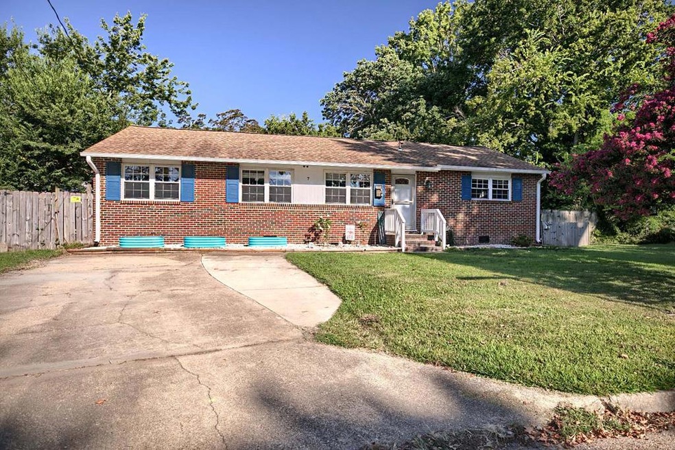 7 Maverick Ct, Hampton, VA 23669 - photo 1