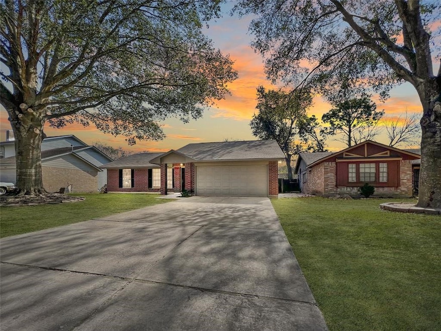 7831 Battlecreek Dr, Houston, TX 77040 - photo 1