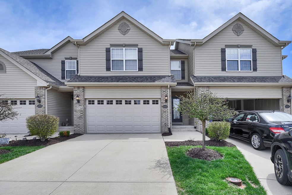 6850 Hampshire Ct, Maryville, IL 62062 - photo 1