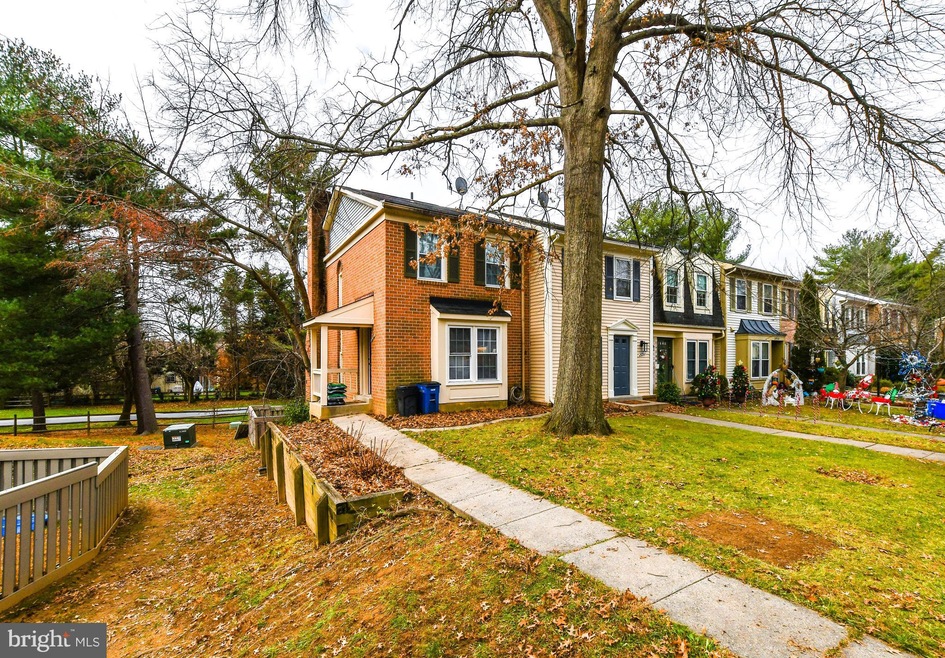 20569 Strath Haven Dr, Montgomery Village, MD 20886 - photo 1