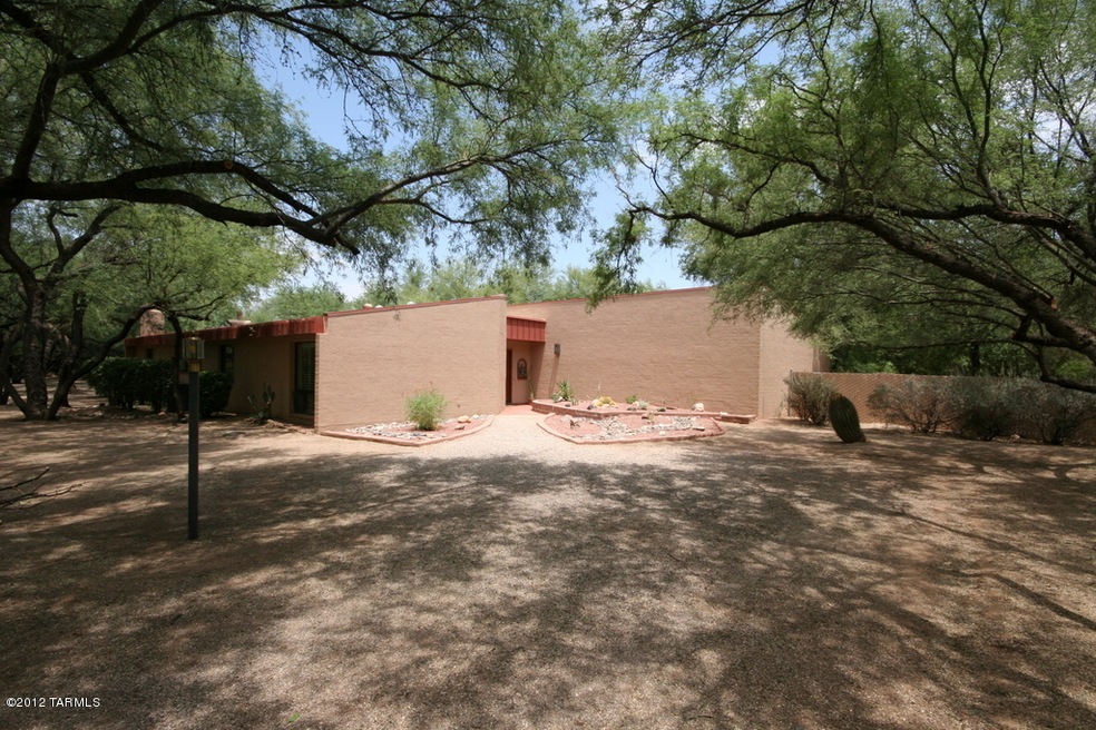 Huge Cul-de-sac Lot with lots of parking