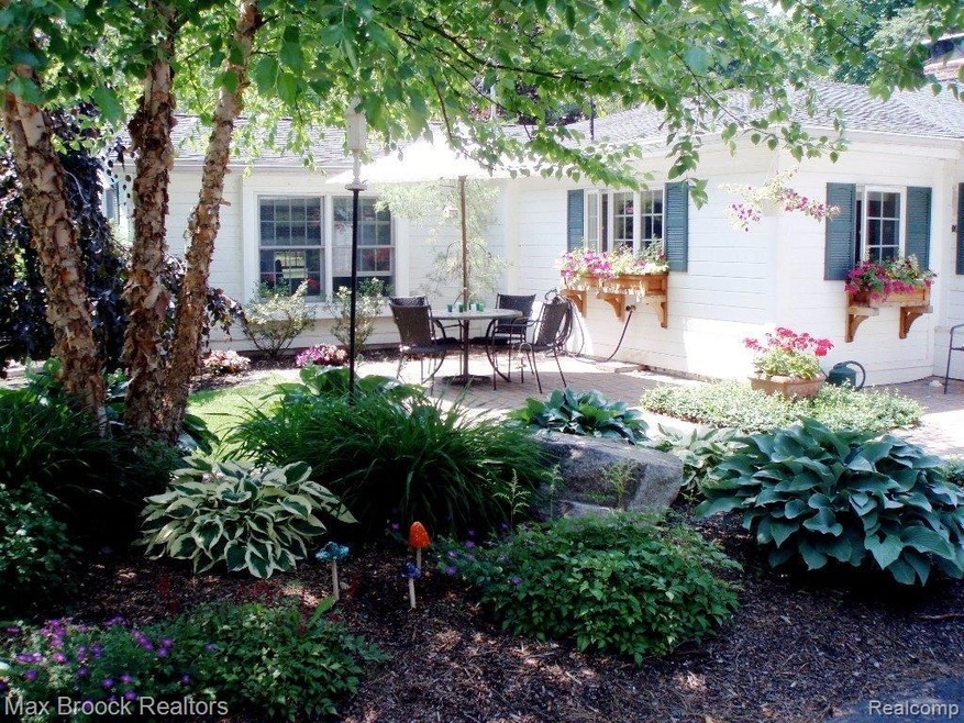 1 Front of Home.JPG