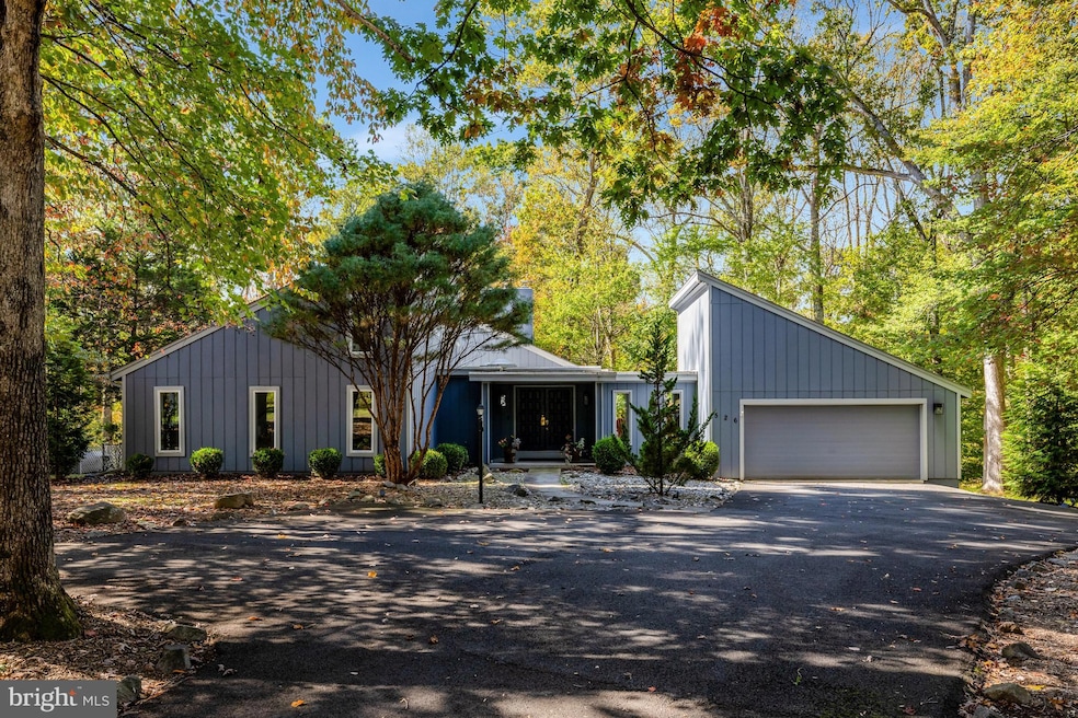 526 Springvale Rd, Great Falls, VA 22066 - photo 1