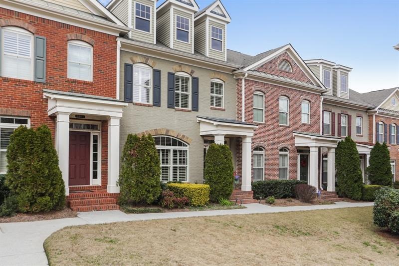 4969 Rosalie Rd, Alpharetta, GA 30022 - photo 1