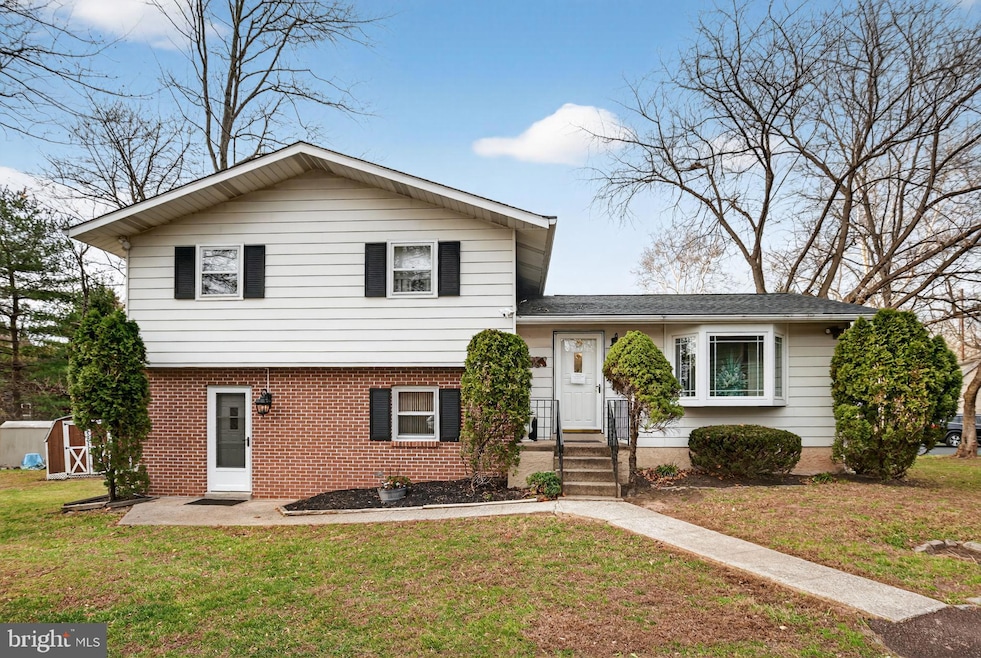 908 Pershing Rd, Penllyn, PA 19422 - photo 1