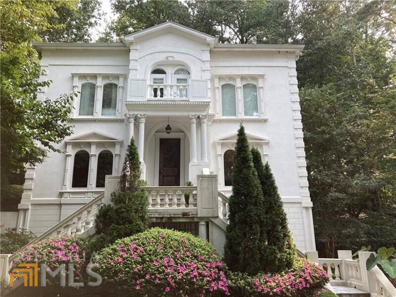 One of a kind grand Brookhaven Home